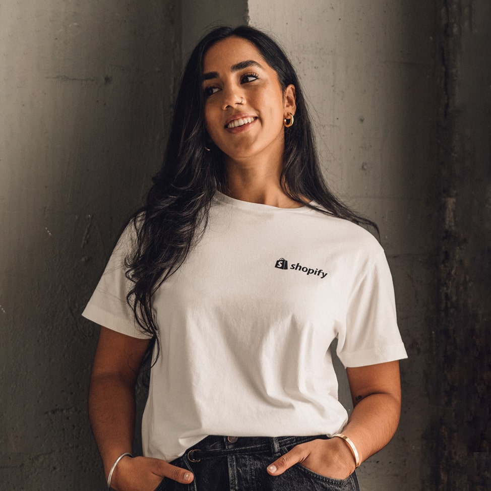 Classic Logo Tee de Shopify Supply, vista 2