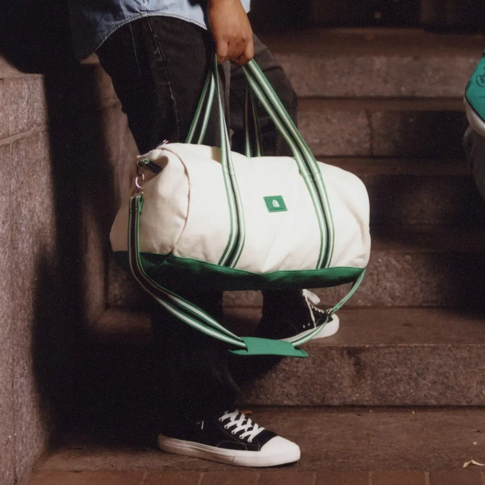 Power Moves Duffel de Shopify Supply, vista 4