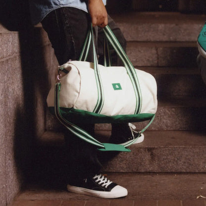 Power Moves Duffel de Shopify Supply, vista 4
